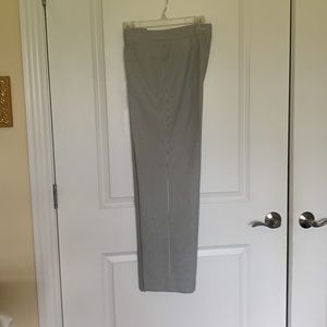 Kasper Misses Seersucker Narrow Stripe (Blk/Wht) straight leg Pant. Sz. 8.
